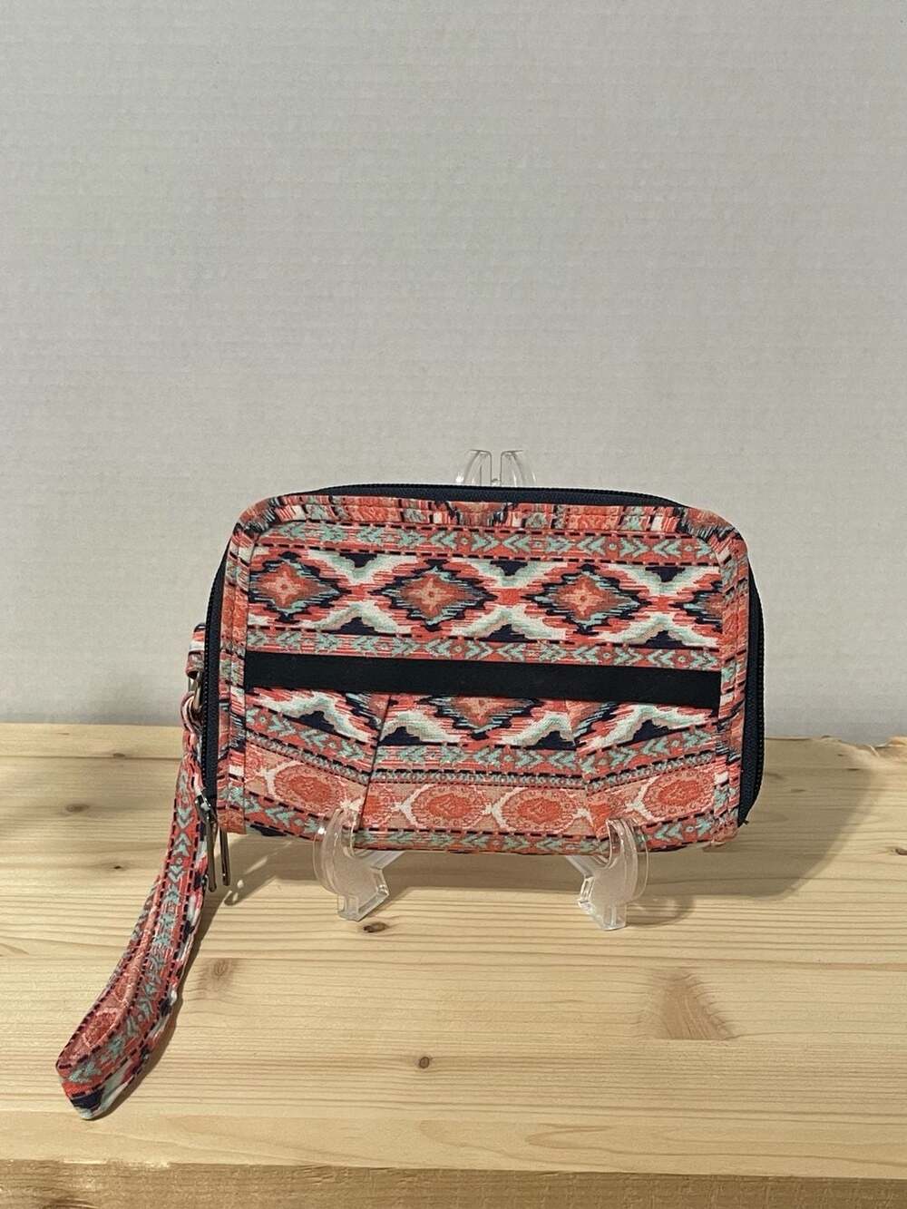 Change by Sak Saum Aztec Geometric Pattern Multi-Compartment Zip Wallet Wristlet